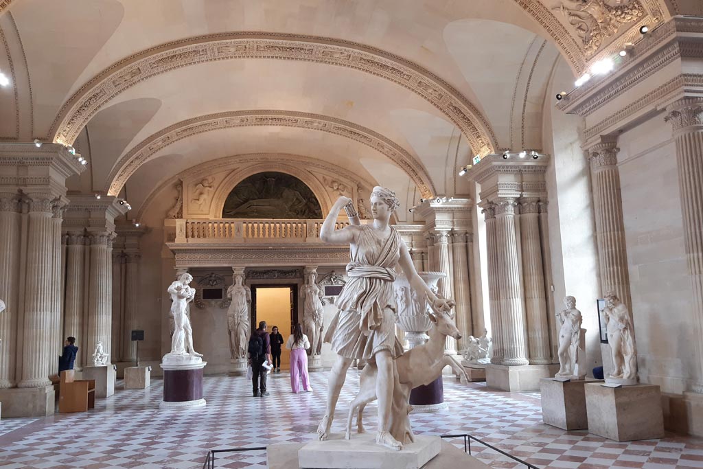 Salle des Caryatides Louvre Museum